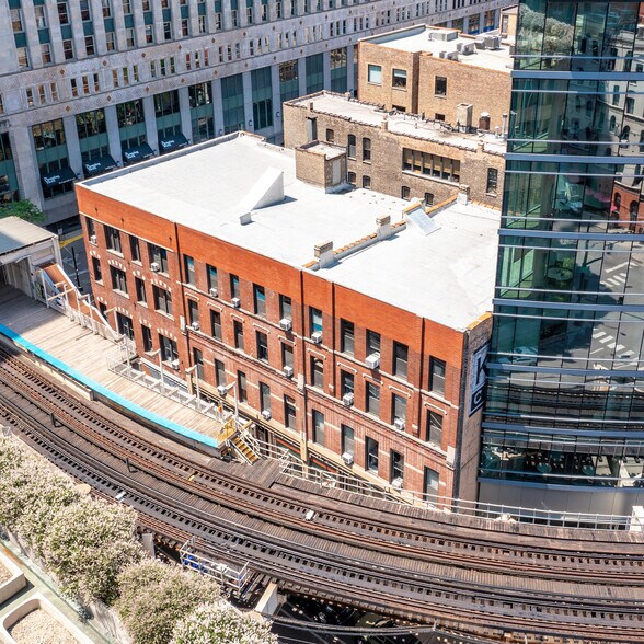 More Photos Of 400 N Wells St, Chicago Office For Lease
