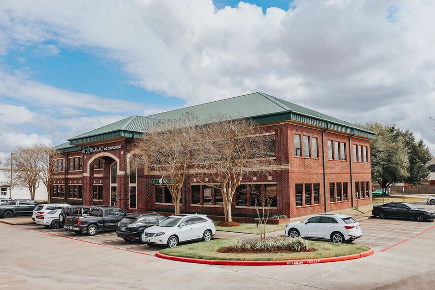 More Photos Of 6302 W Broadway St, Pearland Medical For Lease