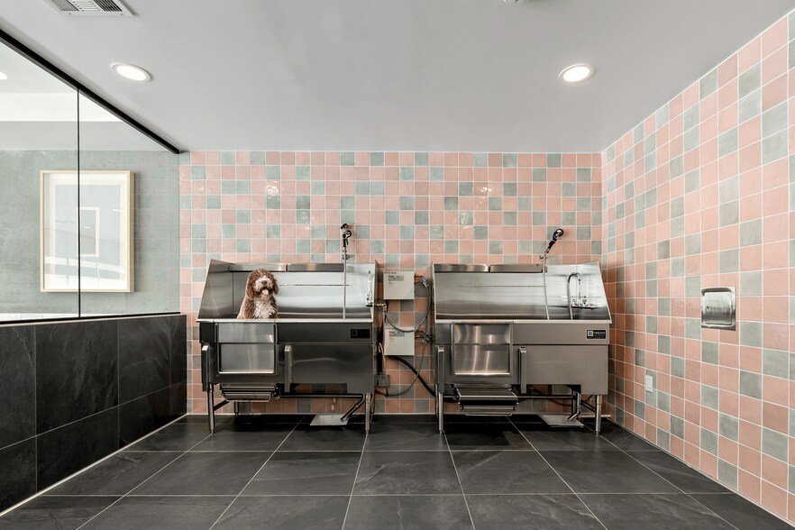 More Photos Of 200 N Vermont Ave, Los Angeles Apartments For Lease