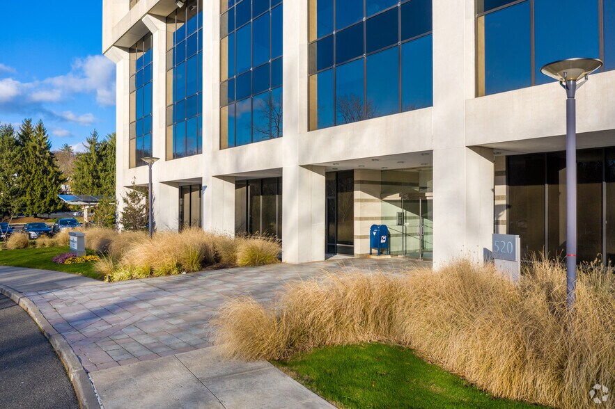 More Photos Of 520 White Plains Rd, Tarrytown Office For Lease