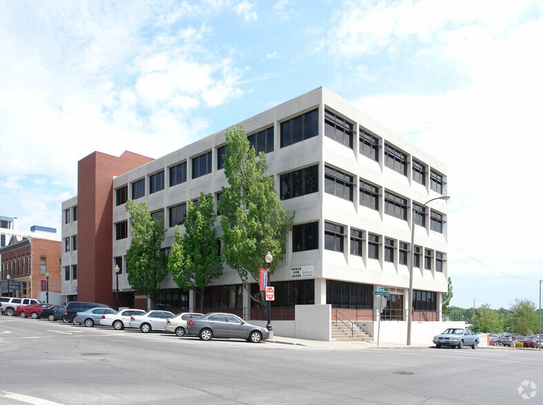 More Photos Of 221 W Lexington Ave, Independence Office For Sale