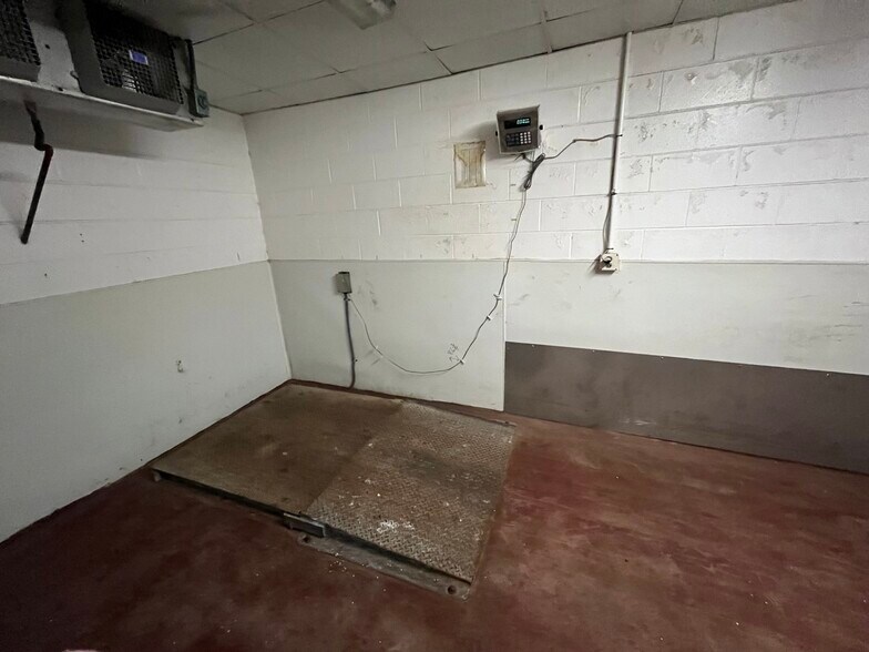 More Photos Of 30 Illinois Ave, Cincinnati Warehouse For Sale