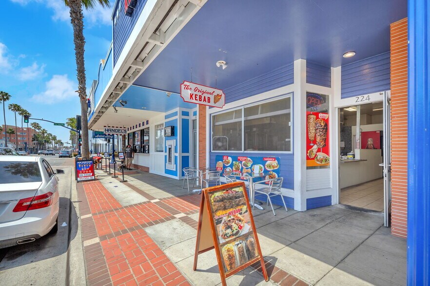 More Photos Of 210-216 N Coast Hwy, Oceanside Unknown For Lease