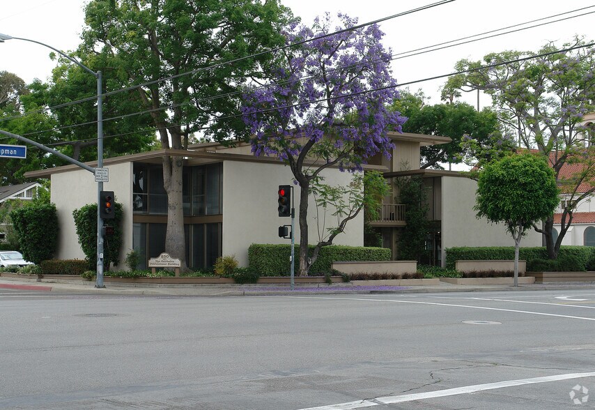 More Photos Of 850 E Chapman Ave, Orange Loft Creative Space For Lease