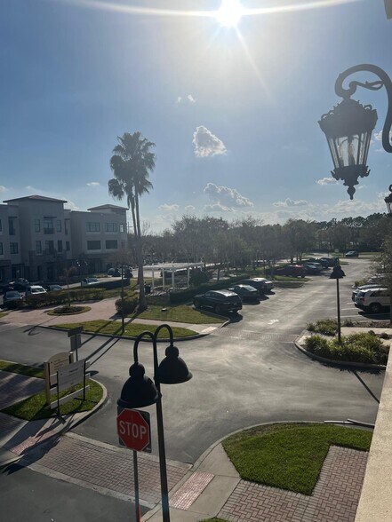 More Photos Of 13538 Village Park Dr, Orlando Office Residential For Lease