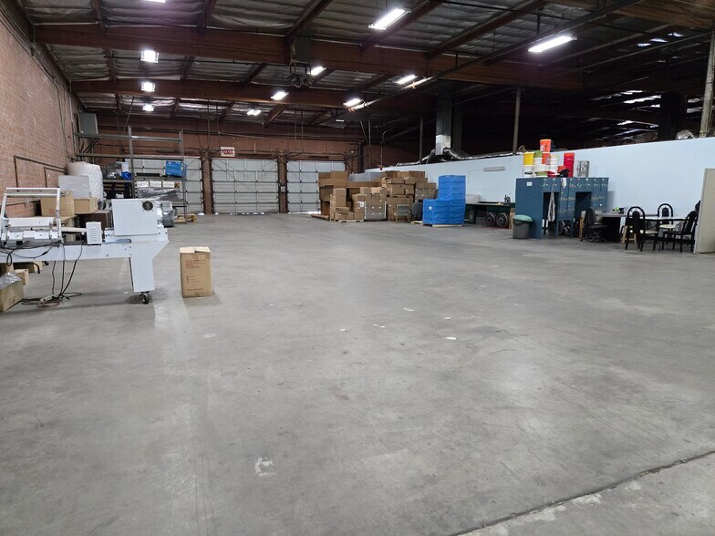 More Photos Of 9600 Lurline Ave, Chatsworth Warehouse For Sale
