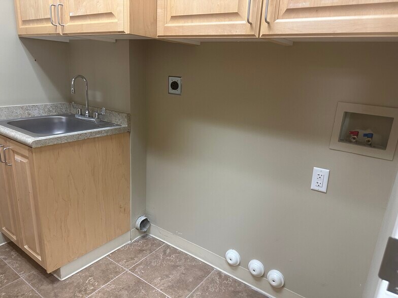 More Photos Of 811-867 N 900 W, Orem Office For Sale