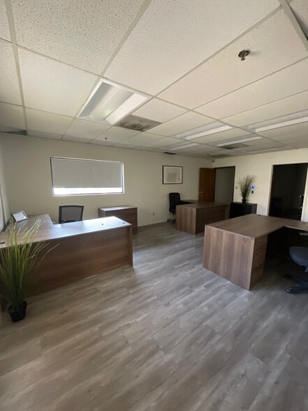 More Photos Of 3227 N San Fernando Rd, Los Angeles Industrial For Lease