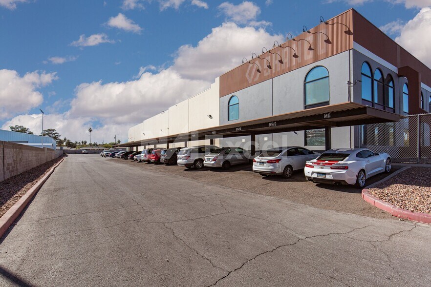 More Photos Of 4380 Boulder Hwy, Las Vegas Light Distribution For Lease