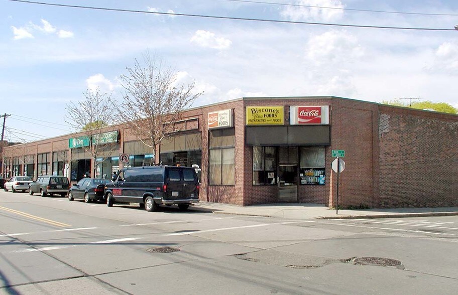 More Photos Of 293-311 Watertown St, Newton Storefront For Lease