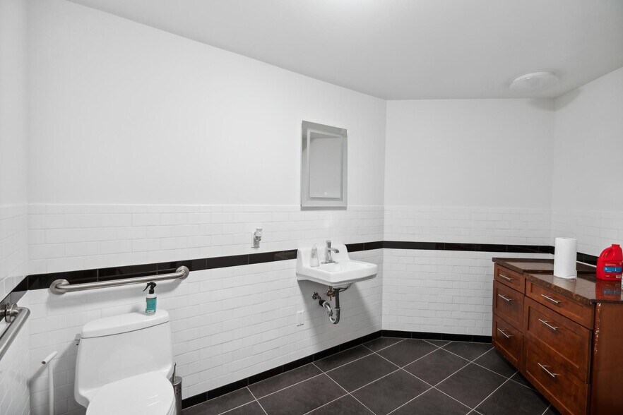 More Photos Of 1000 Calcot Pl, Oakland Warehouse For Sale