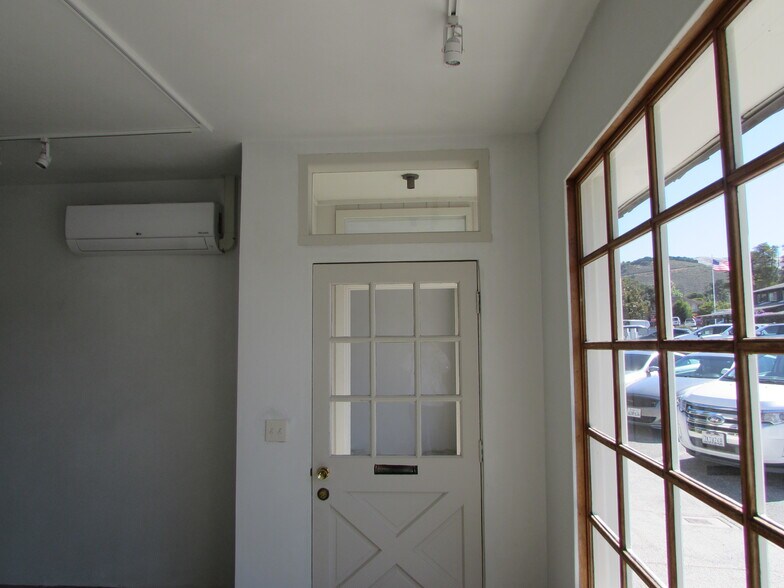 More Photos Of 13750 Center St, Carmel Valley General Retail For Lease