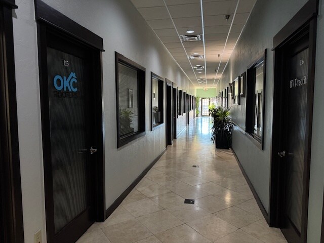 More Photos Of 906-940 SW 104th St, Oklahoma City Unknown For Lease