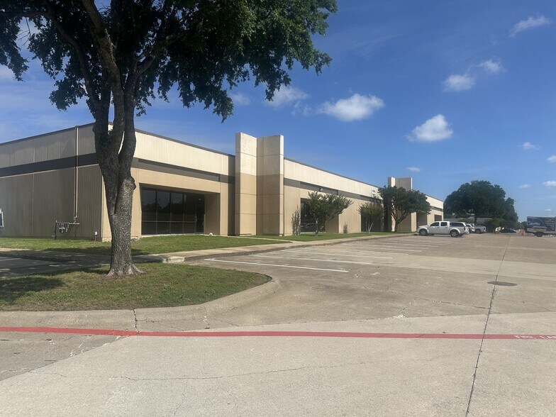 More Photos Of 1207-1241 N Glenville Dr, Richardson Light Manufacturing For Lease