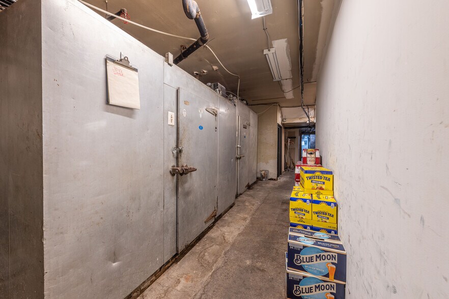 More Photos Of 112 Chestnut St, Philadelphia Storefront Retail Residential For Sale