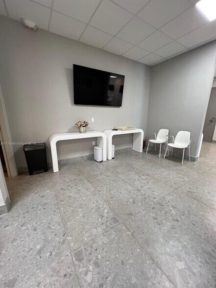 More Photos Of 2820 NE 214th St, Aventura Loft Creative Space For Sale