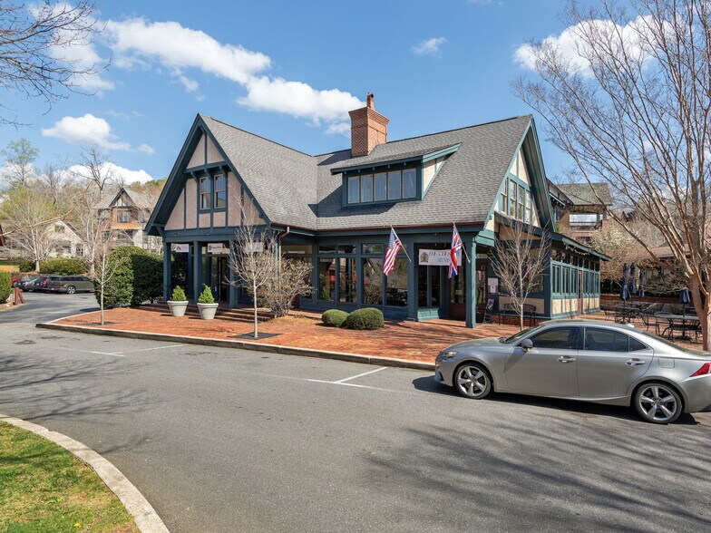 More Photos Of 10 E Market St, Black Mountain General Retail For Sale