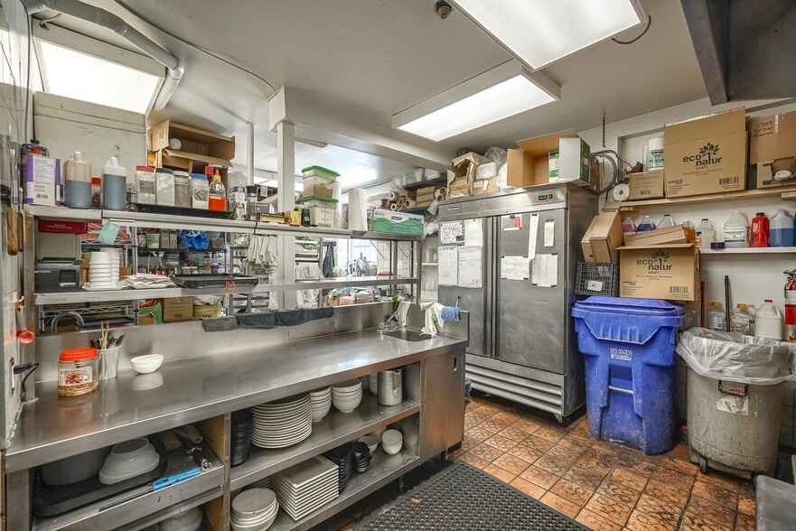 More Photos Of 369 Keele St, Toronto Restaurant For Lease