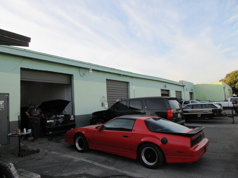 More Photos Of 723-731 NW 6th Ave, Fort Lauderdale Warehouse For Sale