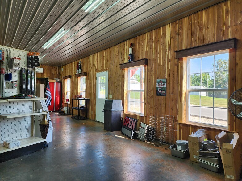 More Photos Of 122 W Richardson Ave, Puxico Restaurant For Sale
