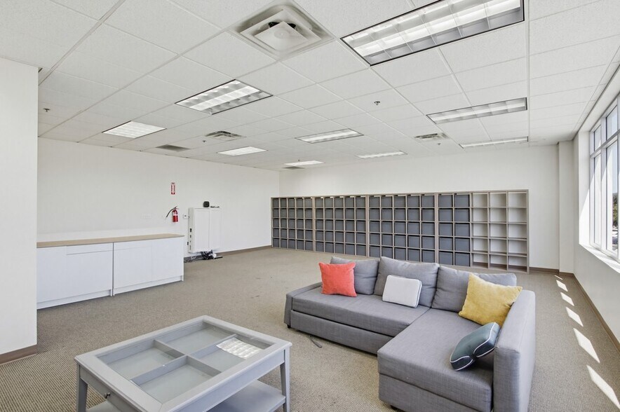 More Photos Of 1568 Lancaster Point Way, San Diego Flex For Sale