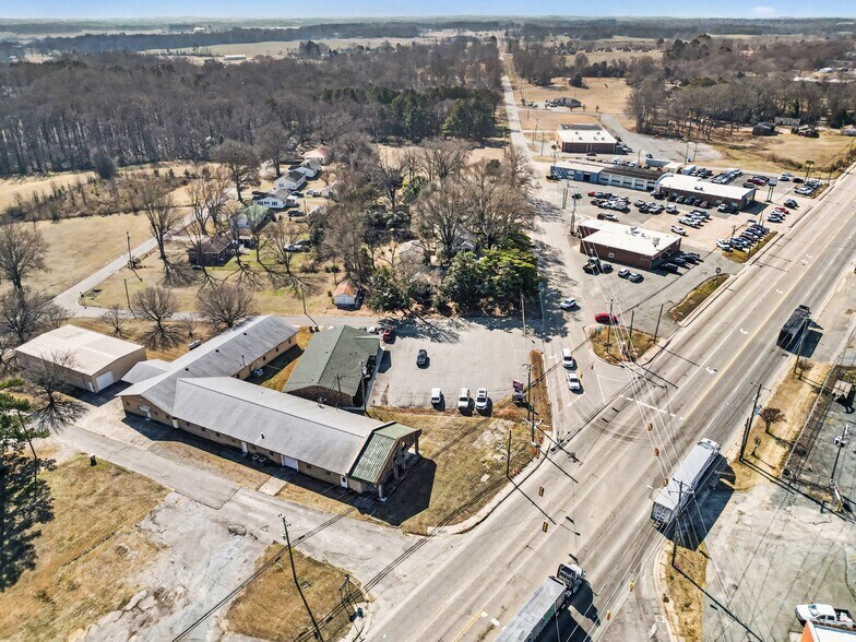 More Photos Of 6402 W Marshville Blvd, Marshville Showroom For Lease