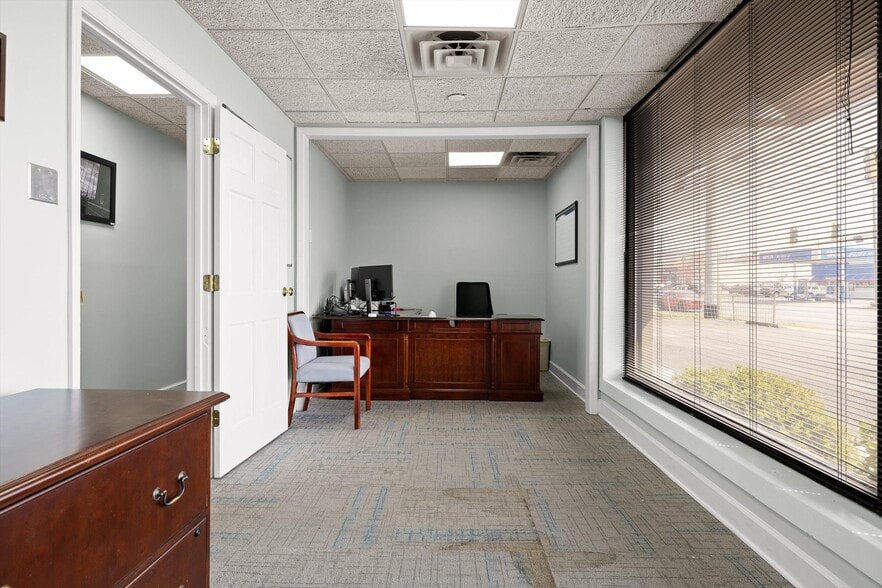 More Photos Of 1801 E 23rd St, Chattanooga Light Distribution For Lease