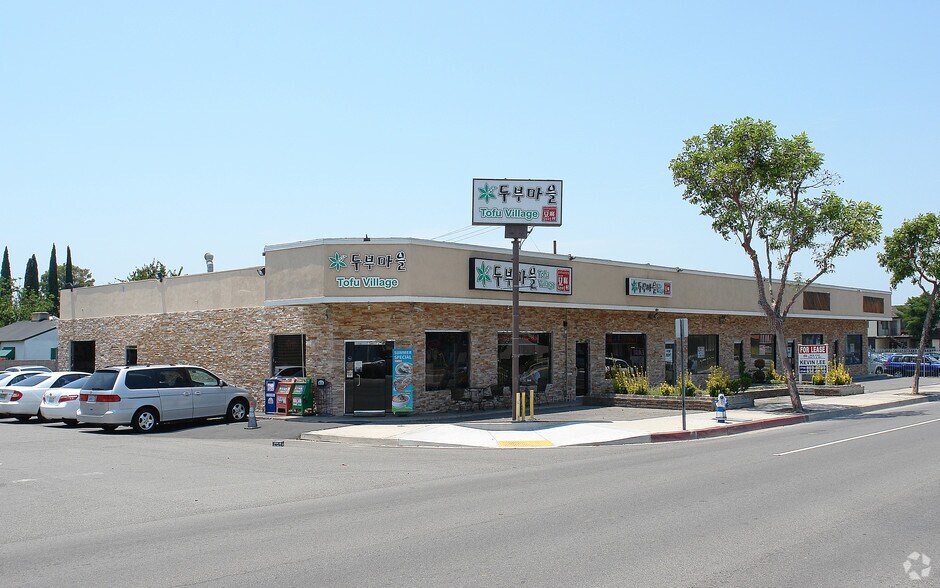 More Photos Of 8502-8516 Garden Grove Blvd, Garden Grove Storefront For Lease