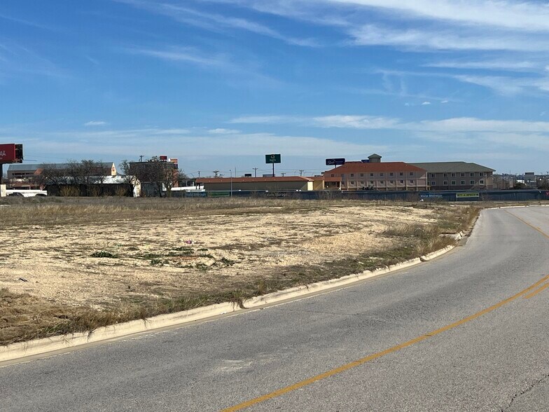 More Photos Of Lowes Blvd, Killeen Land For Sale