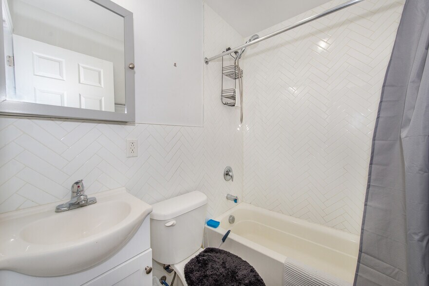 More Photos Of 66 Garside St, Newark Apartments For Sale