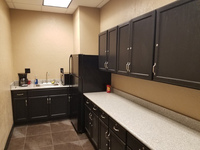 More Photos Of 912 11th St, Modesto Office For Lease