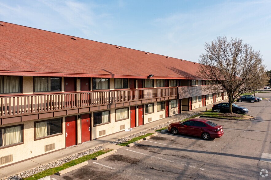 More Photos Of 26300 Dequindre Rd, Warren Hotel For Sale