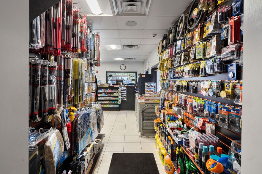 More Photos Of 146 N Main St, Spring Valley Service Station For Sale