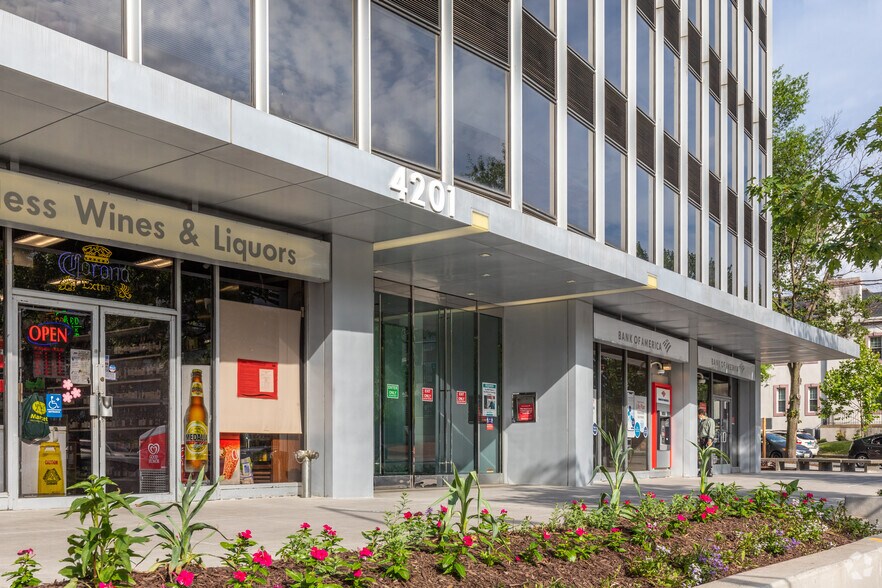 More Photos Of 4201 Connecticut Ave NW, Washington Office For Lease