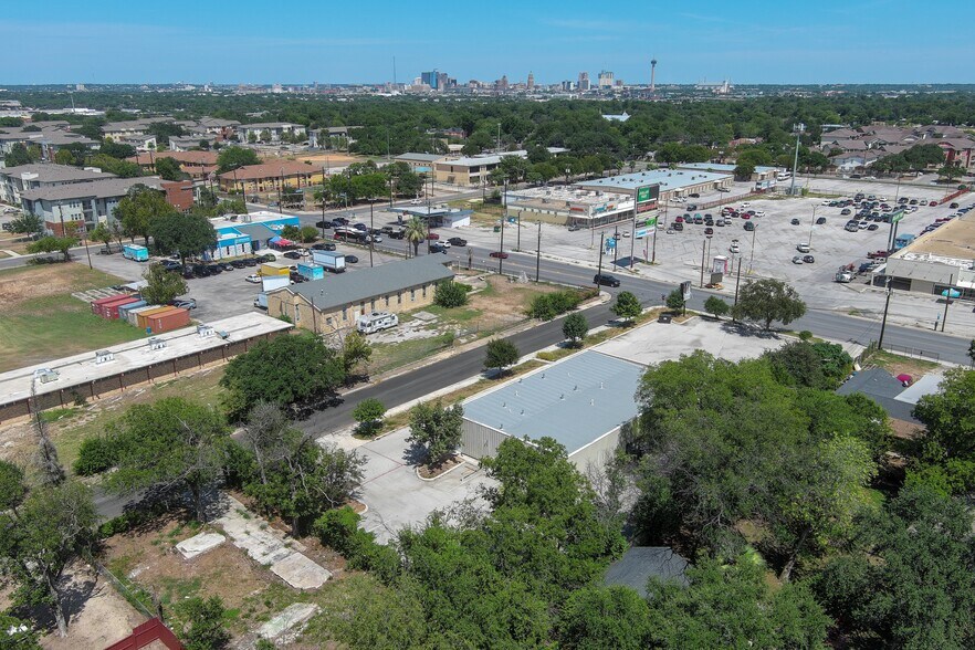 More Photos Of 2207 S Zarzamora St, San Antonio Medical For Sale