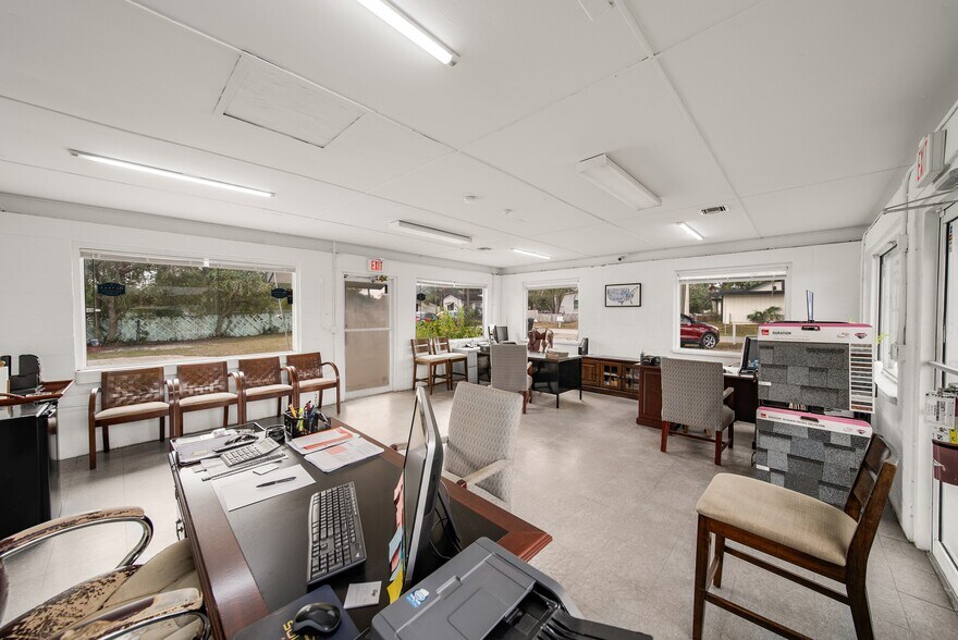 More Photos Of 1421 Griffin Rd, Leesburg Freestanding For Sale