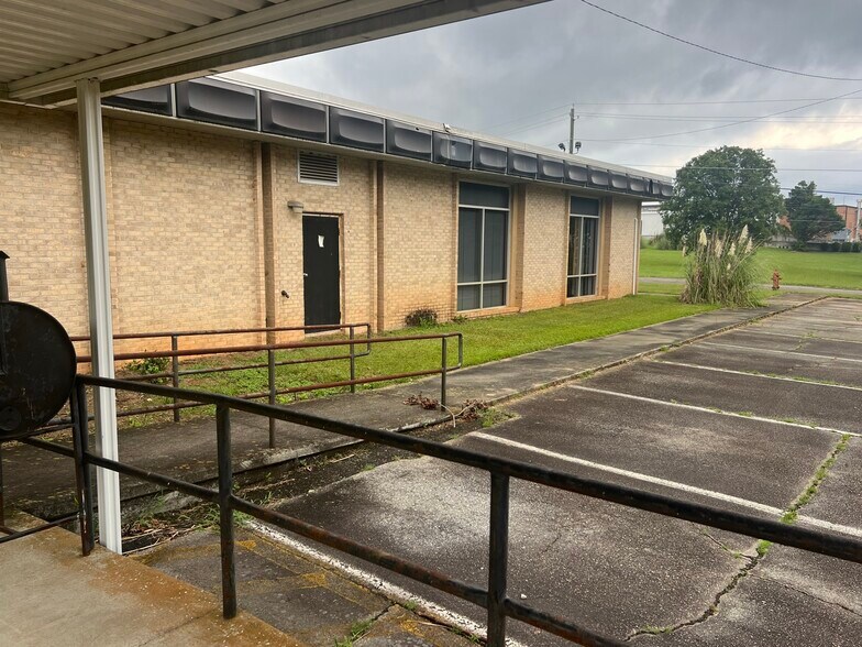 More Photos Of 578 Lawrence Rd, Milledgeville Warehouse For Sale