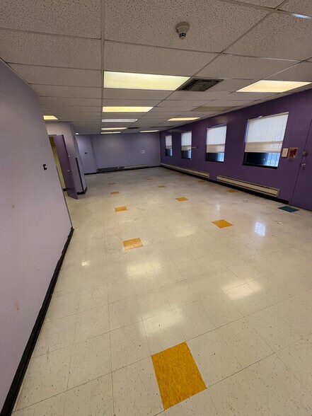 More Photos Of 33 Somers St, Brooklyn Schools For Lease