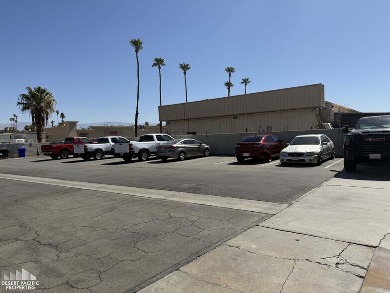 More Photos Of 74883 Velie Way, Palm Desert Service For Lease