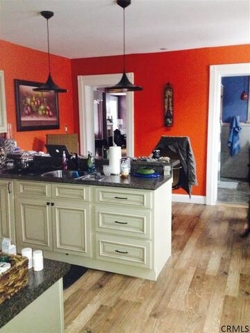 More Photos Of 562 5th Ave, Troy Specialty For Lease