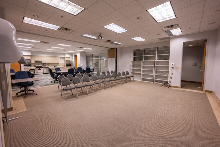 More Photos Of 1320 W Walnut Hill Ln, Irving Medical For Sale