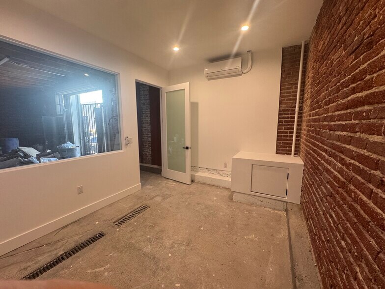 More Photos Of 738 E 61st St, Los Angeles Warehouse For Lease