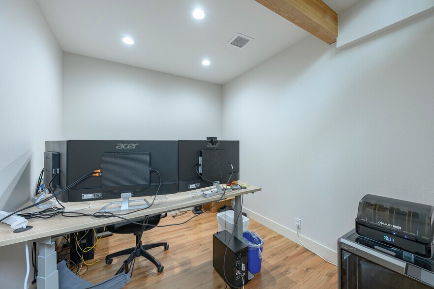 More Photos Of 351 SE Baker St, Mcminnville Medical For Lease