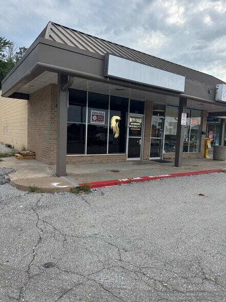 More Photos Of 405-523 E 24 Hwy, Independence Unknown For Lease
