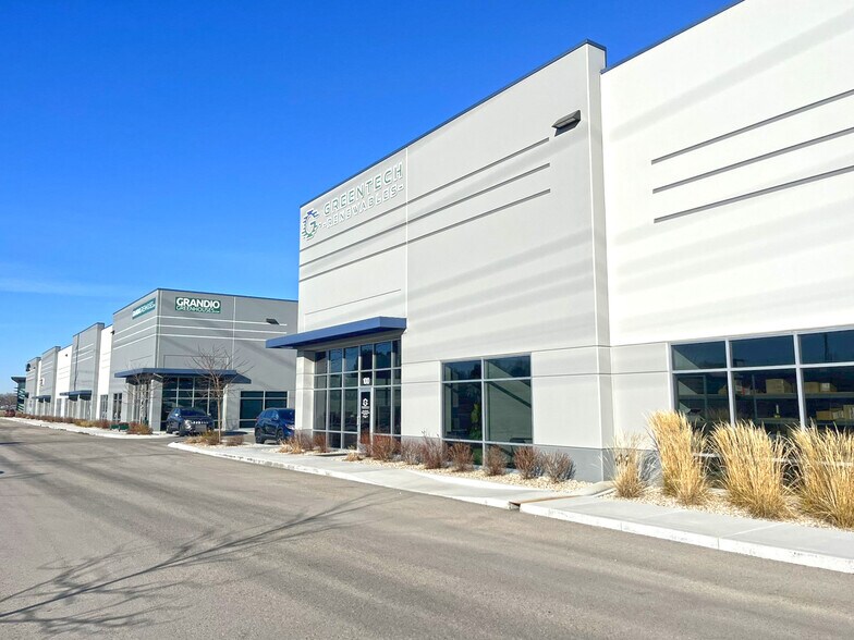 More Photos Of 55 N Truckee Ave, Meridian Distribution For Lease