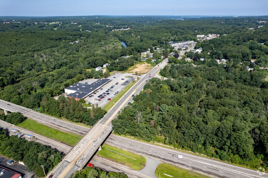 More Photos Of 1800 Mendon Rd, Cumberland Unknown For Lease