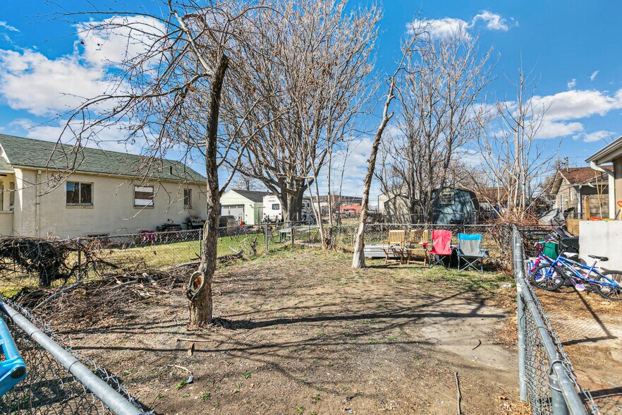 More Photos Of 5997 Magnolia St, Commerce City Apartments For Sale