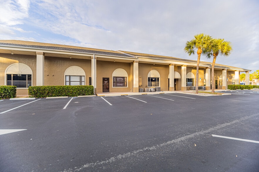 More Photos Of 10915 Bonita Beach Rd, Bonita Springs Storefront Retail Office For Lease