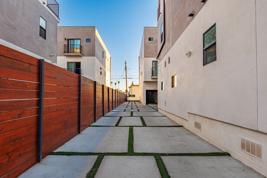 More Photos Of 4842 W 17th St, Los Angeles Apartments For Sale