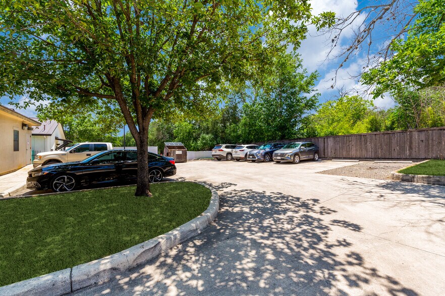 More Photos Of 2122 Babcock Rd, San Antonio Medical For Sale